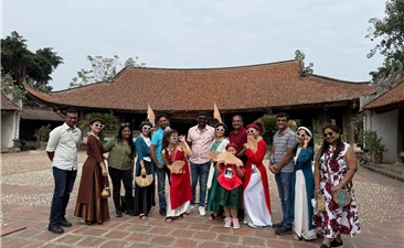 Hanoi – Duong Lam Ancient Village – Quang Phu Cau Village 1 Day